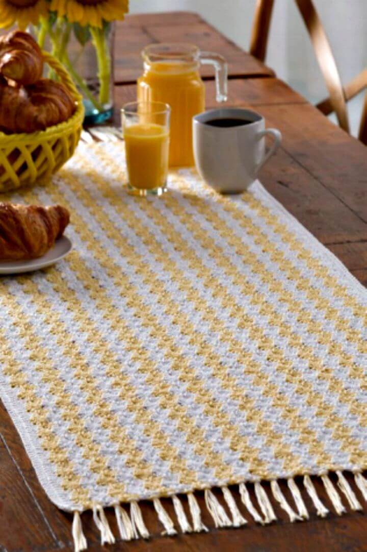 Adorable Crochet Sea Shells Runner Pattern