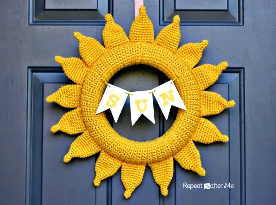 Free Crochet Summer Sun Wreath Pattern