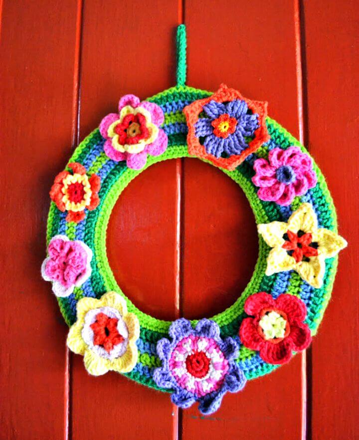 How to Crochet Springy Flower Wreath